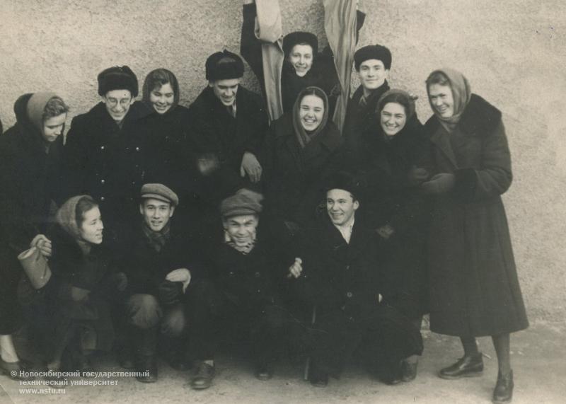 Первые студенты НЭТИ-НГТУ.Декабрь 1957 Группа ЭП-52